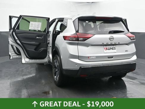 Used 2024 Nissan Rogue SV image 58
