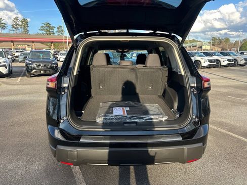 New 2026 Nissan Rogue SV FWD image 18