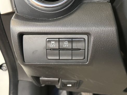 Used 2021 MAZDA MX-5 Miata Grand Touring RWD image 17