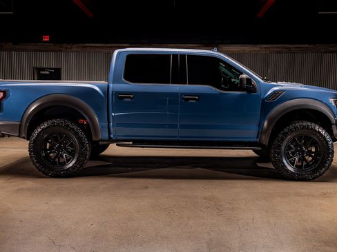 Used 2019 Ford F150 Raptor w/ Equipment Group 801A Mid image 11