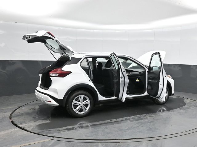 Used 2025 Nissan Kicks Play S FWD image 42