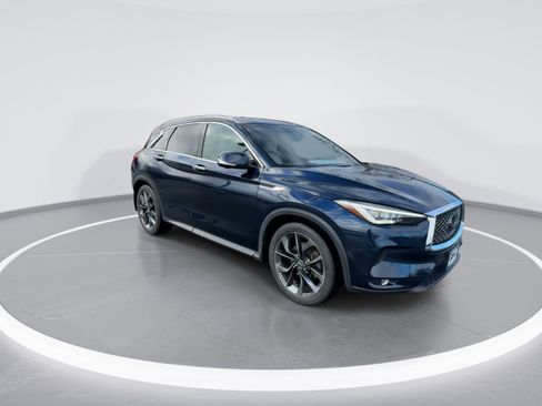 Used 2019 INFINITI QX50 Essential w/ Sensory Package image 2