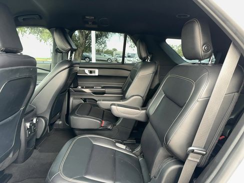 Used 2020 Ford Explorer XLT w/ Equipment Group 202A image 13