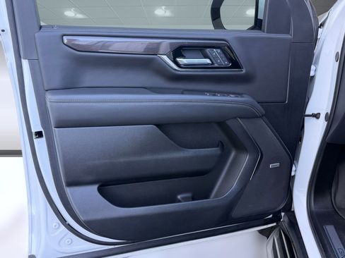 Used 2025 GMC Yukon Elevation AWD/4WD image 21