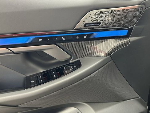 Used 2025 BMW i5 M60 w/ Premium Package image 24