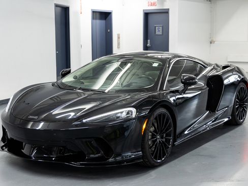 Used 2020 McLaren GT RWD image 2