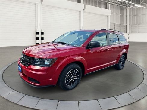 Used 2018 Dodge Journey SE w/ Connectivity Group FWD image 9