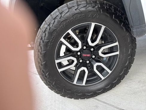 Used 2023 GMC Sierra 1500 AT4 w/ AT4 Premium Package image 5