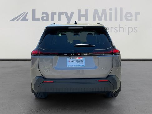 Used 2026 Toyota RAV4 XLE Premium AWD/4WD image 4