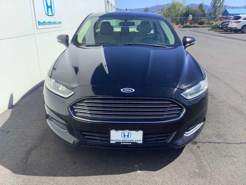 Used 2016 Ford Fusion SE FWD image 6