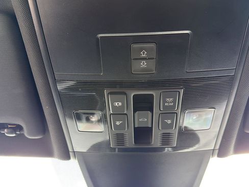 Used 2022 Volkswagen Tiguan SE R-Line image 20