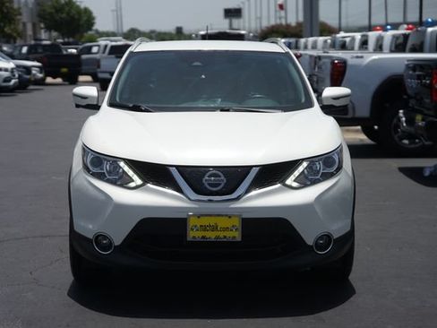 Used 2019 Nissan Rogue Sport SV w/ Technology Package FWD image 3