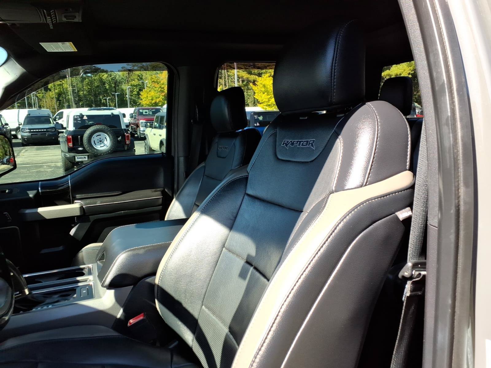 Used 2018 Ford F150 Raptor w/ Equipment Group 802A Luxury AWD/4WD image 16