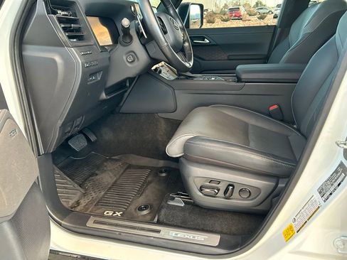 Used 2024 Lexus GX 550 image 26