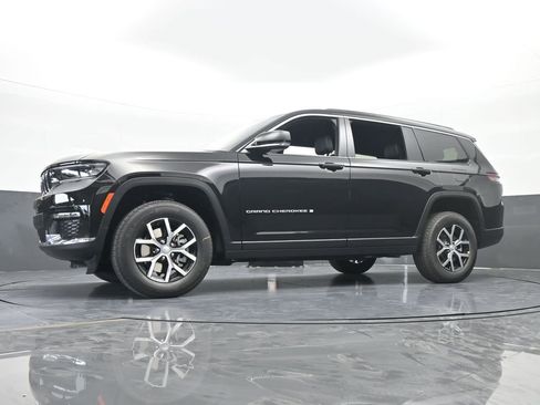 Used 2025 Jeep Grand Cherokee L Limited image 52