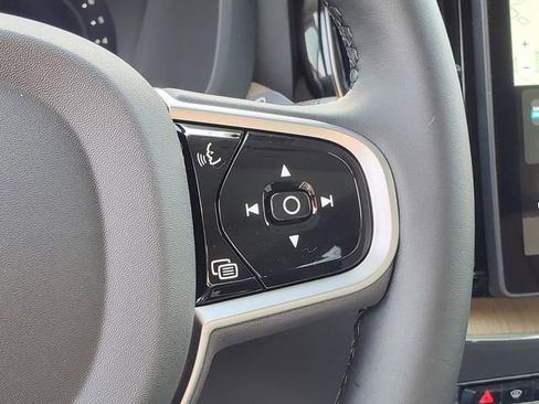 New 2026 Volvo XC60 B5 Plus w/ Protection Package Premier AWD/4WD image 19