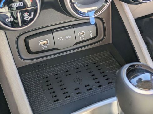 Used 2026 Hyundai Venue SEL image 23