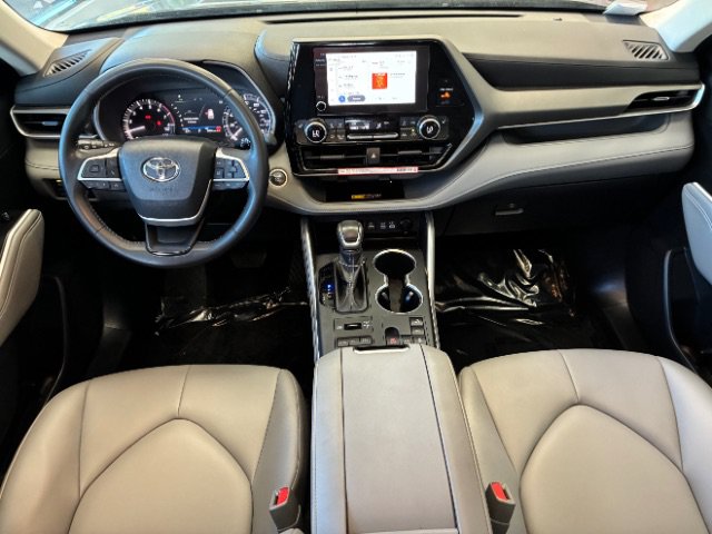 Used 2026 Toyota Highlander XLE AWD/4WD image 12