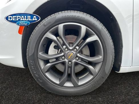 Used 2024 Chrysler Pacifica Touring-L w/ Road Tripper Package AWD/4WD image 18