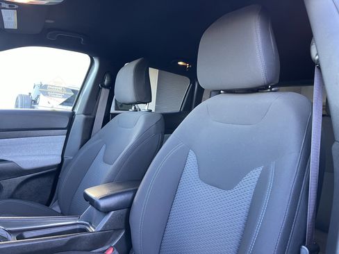 Used 2024 Jeep Compass Sport image 15