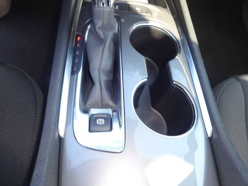 Used 2024 Chevrolet Malibu LT image 19