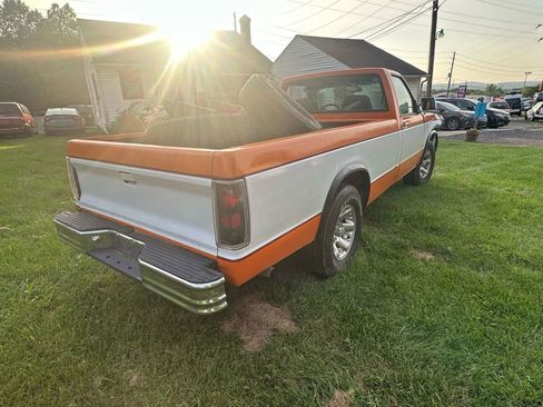 Used 1993 GMC Sonoma 2WD Regular Cab image 2