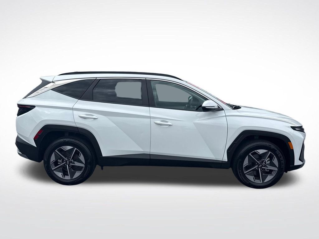 Certified 2025 Hyundai Tucson SEL AWD/4WD image 6