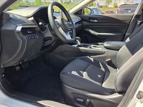 Used 2025 Nissan Altima 2.5 SV image 15