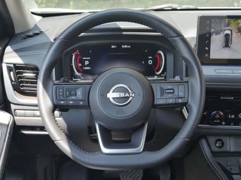 Certified 2024 Nissan Rogue Platinum w/ Platinum Premium Package AWD/4WD image 6