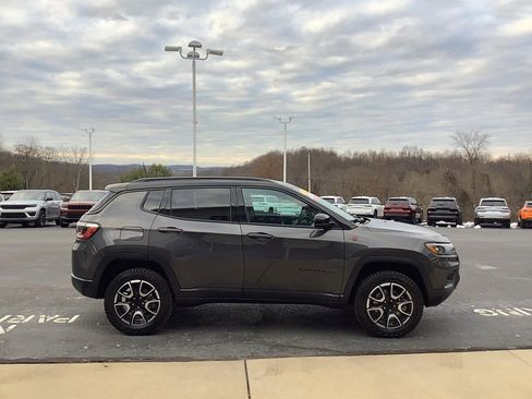 Certified 2024 Jeep Compass Trailhawk w/ Trailhawk Convenience Group image 4