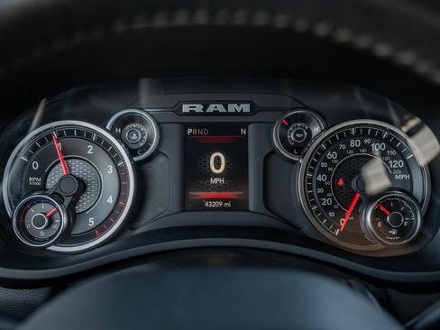 Used 2024 RAM 2500 Big Horn image 23