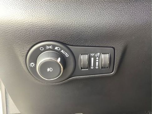 Certified 2022 Jeep Compass Latitude image 25