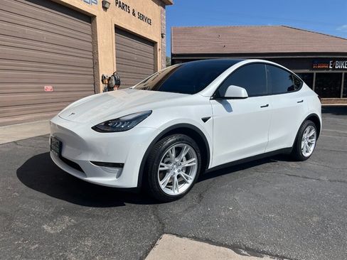 Used 2021 Tesla Model Y Long Range AWD/4WD image 8