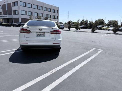 Used 2019 Ford Fusion Titanium FWD image 7