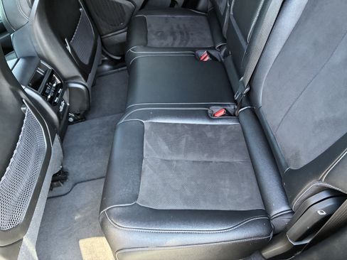 Used 2023 Jeep Grand Cherokee Altitude AWD/4WD image 11