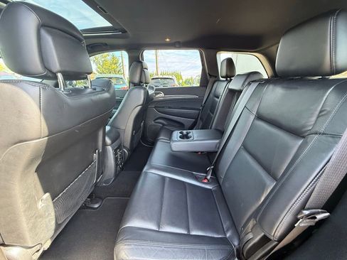 Used 2020 Jeep Grand Cherokee Limited AWD/4WD image 25