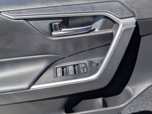 Used 2023 Toyota RAV4 XLE w/ Convenience Package image 15