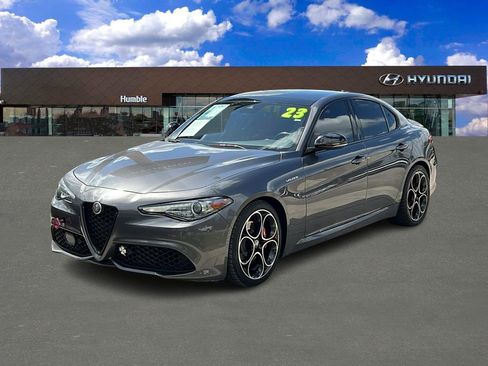 Used 2023 Alfa Romeo Giulia Veloce image 1