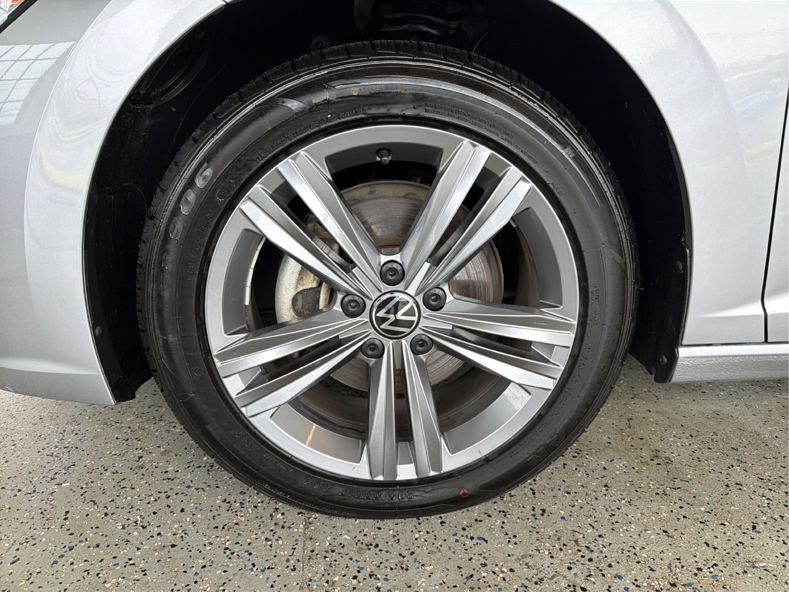 Used 2024 Volkswagen Jetta SE FWD image 25