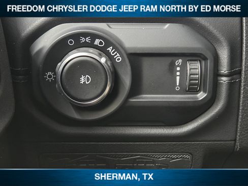 Used 2025 Jeep Wrangler Rubicon image 16
