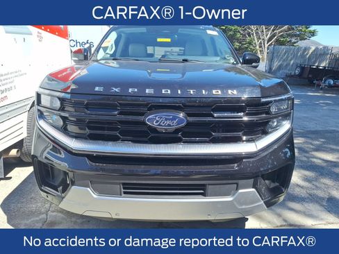 Used 2025 Ford Expedition Max Platinum w/ Driver's Package AWD/4WD image 3