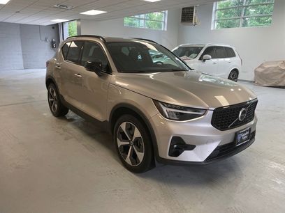 Certified 2023 Volvo XC40 B5 Plus w/ Climate Package
