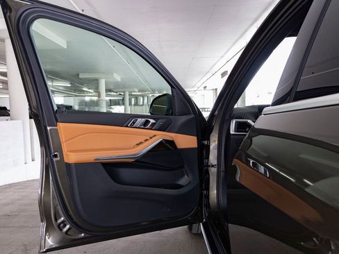 New 2026 BMW X5 sDrive40i image 13