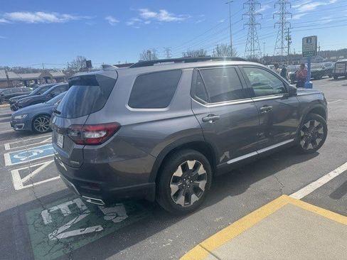 Used 2026 Honda Pilot Touring image 3