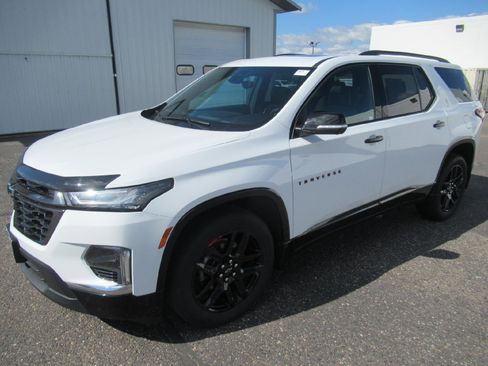 Certified 2023 Chevrolet Traverse Premier w/ Redline Edition AWD/4WD image 1