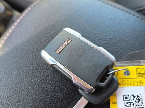 Used 2015 GMC Canyon SLT w/ Driver Alert Package image 28