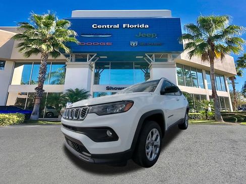 New 2026 Jeep Compass Latitude image 9