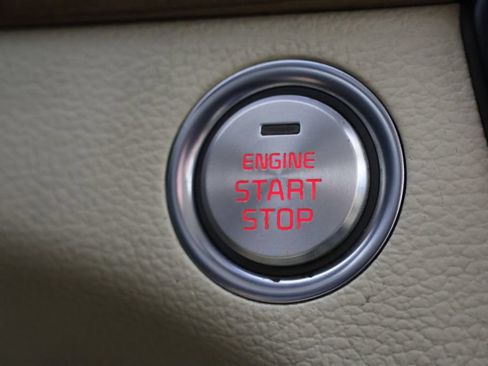 Used 2019 Kia Cadenza Technology FWD image 17