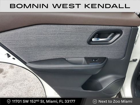 Used 2021 Nissan Rogue SV image 17