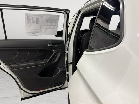Certified 2023 Volkswagen Tiguan SE R-Line AWD/4WD image 31